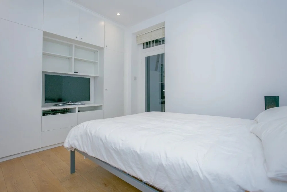 Modern Flat in West Kensington