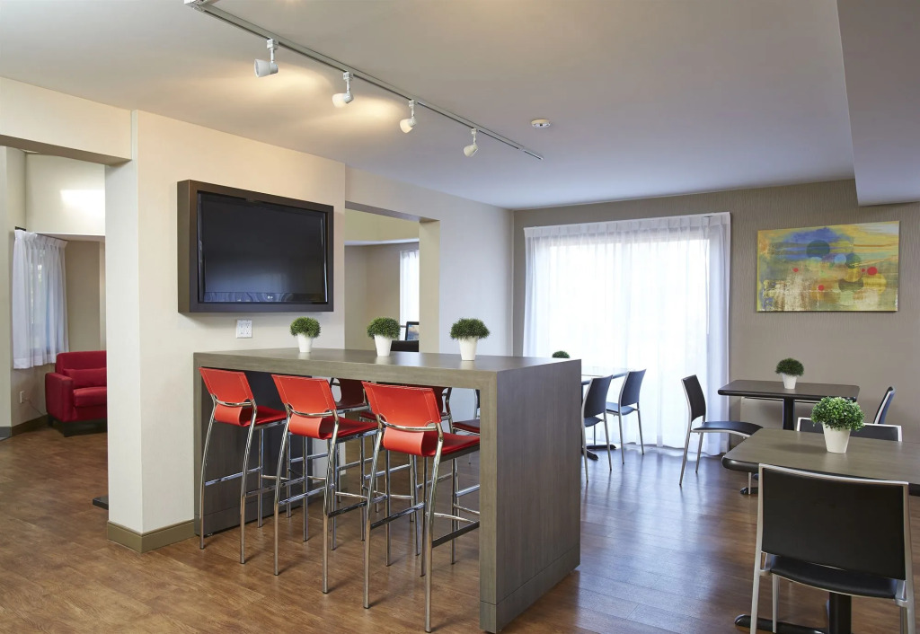 Comfort Inn Cambridge - Highway 401