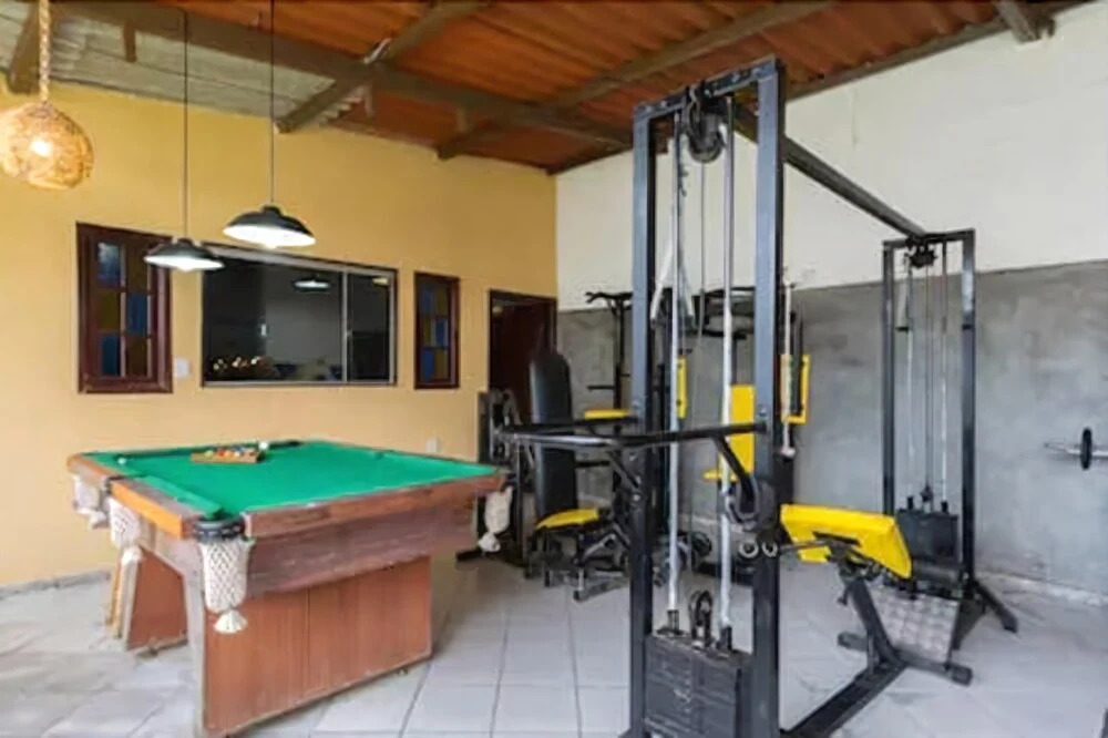 Man Cave Hospedaria