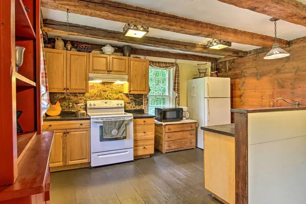 Historic Hanover Area Home, 16 Miles to Dartmouth!