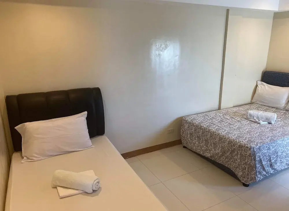 G Hotel