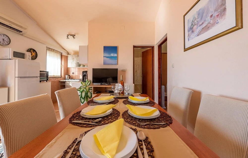 Stunning Apartment in Vir With Wifi and 2 Bedrooms