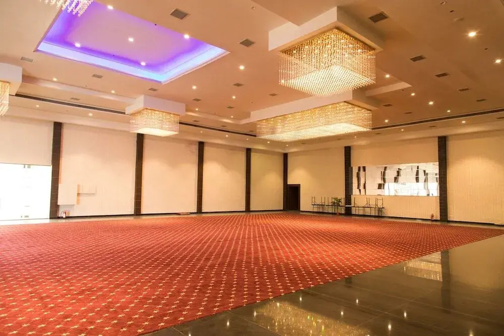 Hotel Solitaire by OYO Rooms