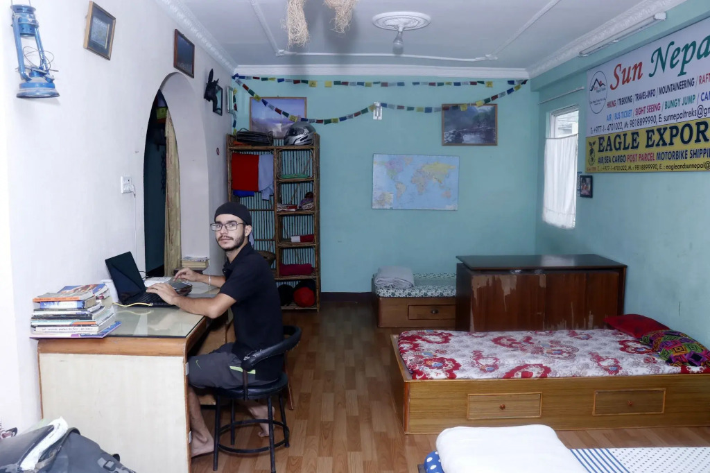 Saras Backpackers Hotel