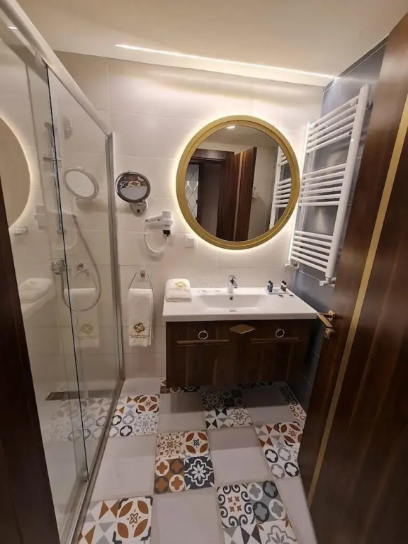 Golden Rose Hotel & Spa