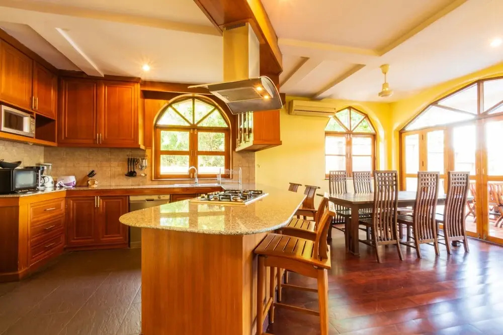 4 BR Pool Villa in Great Location - CV4