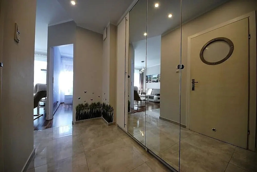 BillBerry Apartments - Floral wave