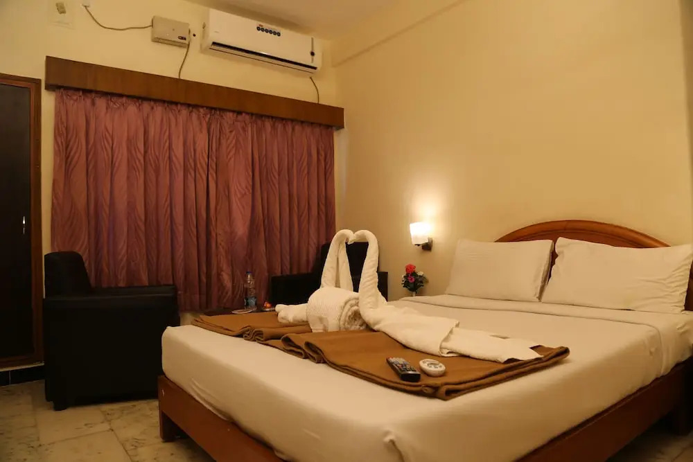 Senthil Residency