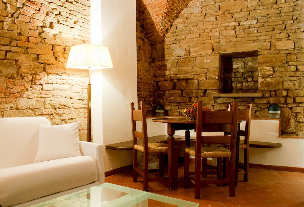 Costa San Giorgio Apartment by Mamo Florence
