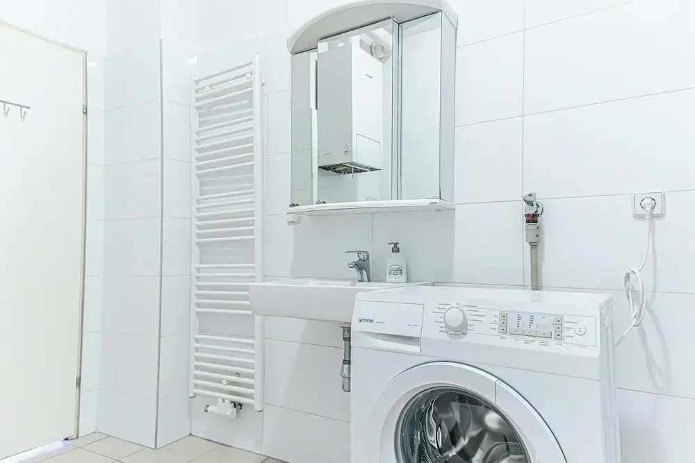 Simple 2 Bedroom Apartment with WiFi