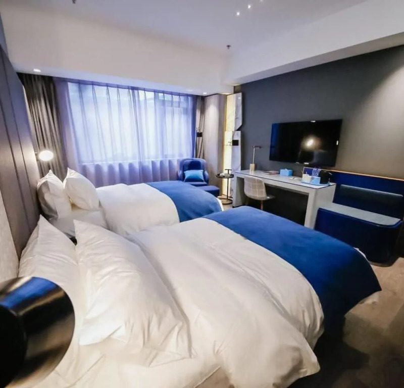 Lanou International Hotel, Hong Kong Middle Road, May Fourth Square, Qingdaoh Square, Qingdao