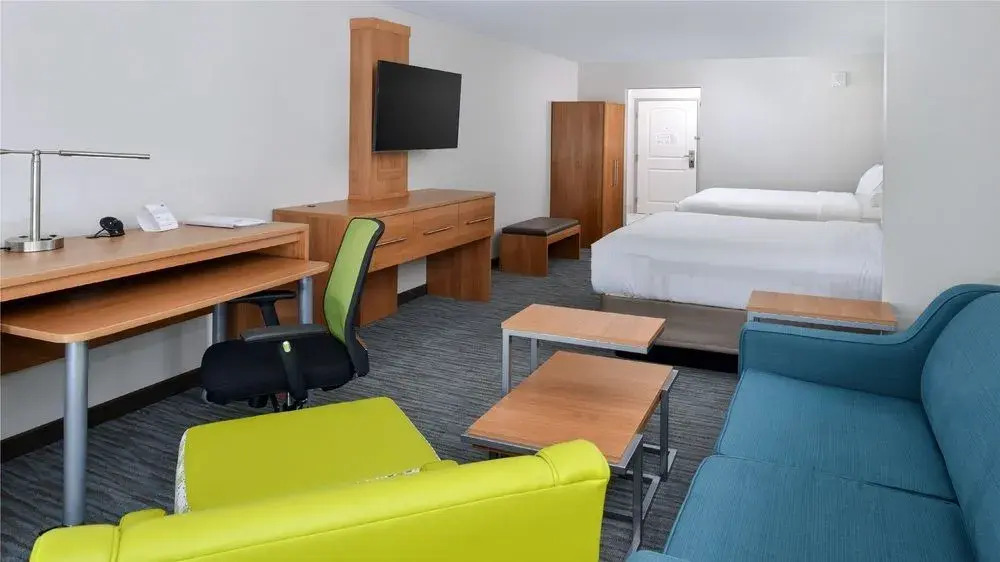Holiday Inn Express & Suites Lexington East - Winchester Rd