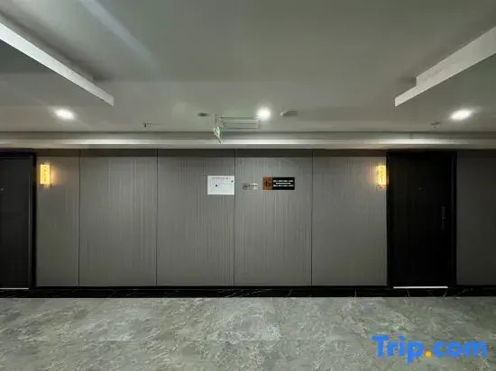 Yizhai Hotel (Shaoxing Lu Xun's Hometown Zhejiang Yuexiu Foreign Languages Institute)
