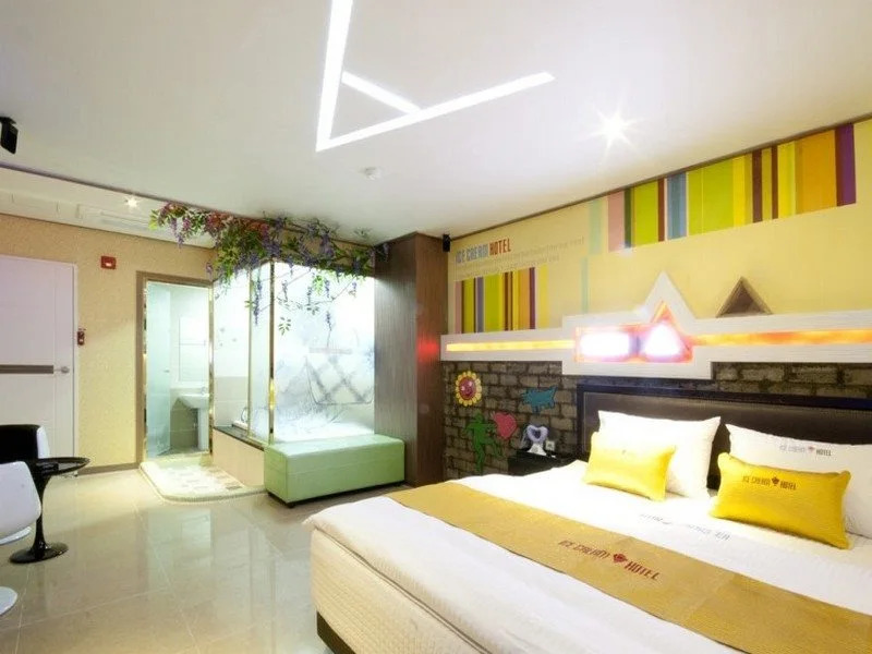Icecream Hotel