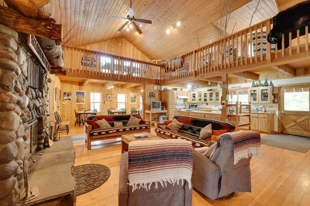 Pet-friendly House w/ Deck: Near Crater Lake!