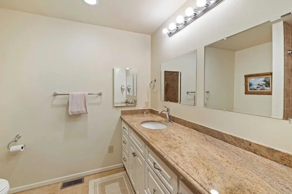 6bdr Group Retreat, Decks w/ Incredible Views Starry Heights by Avantstay
