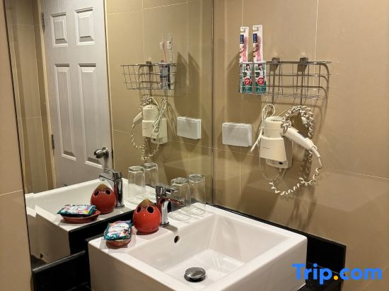 New Nordic Club 1 Condotel South Pattaya Twin Standard Room