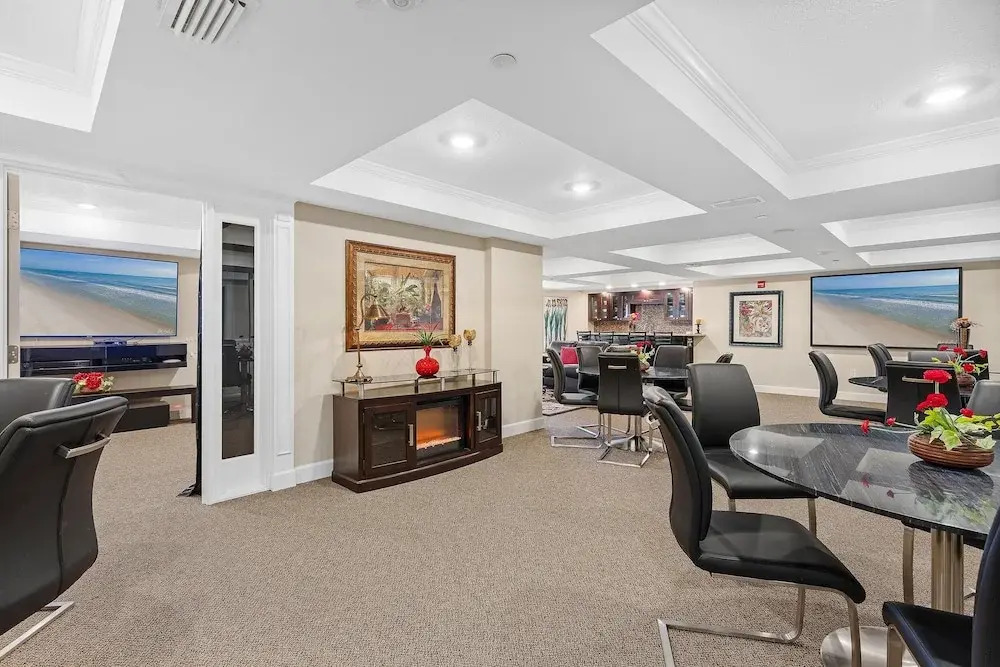 Dimucci Tower 404