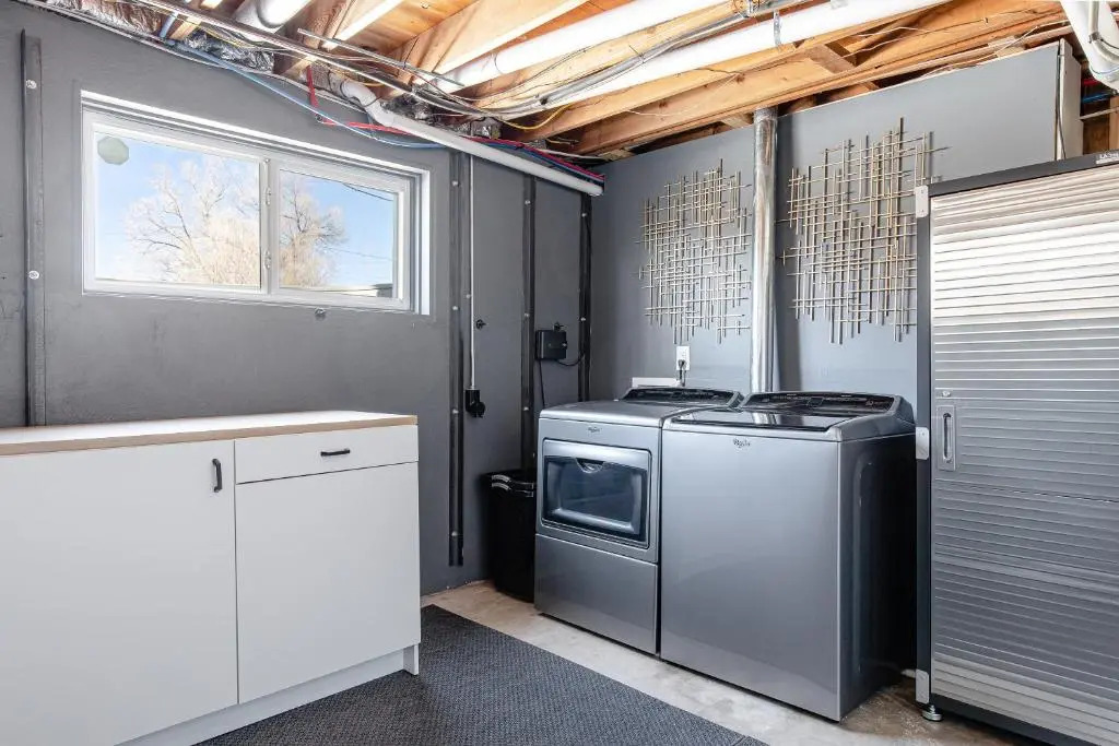 Well-Stocked, Family Friendly Home on the Westside STR-1669