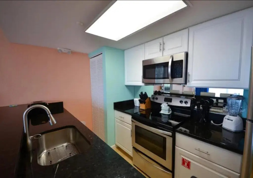 Sunrise Suites by TO