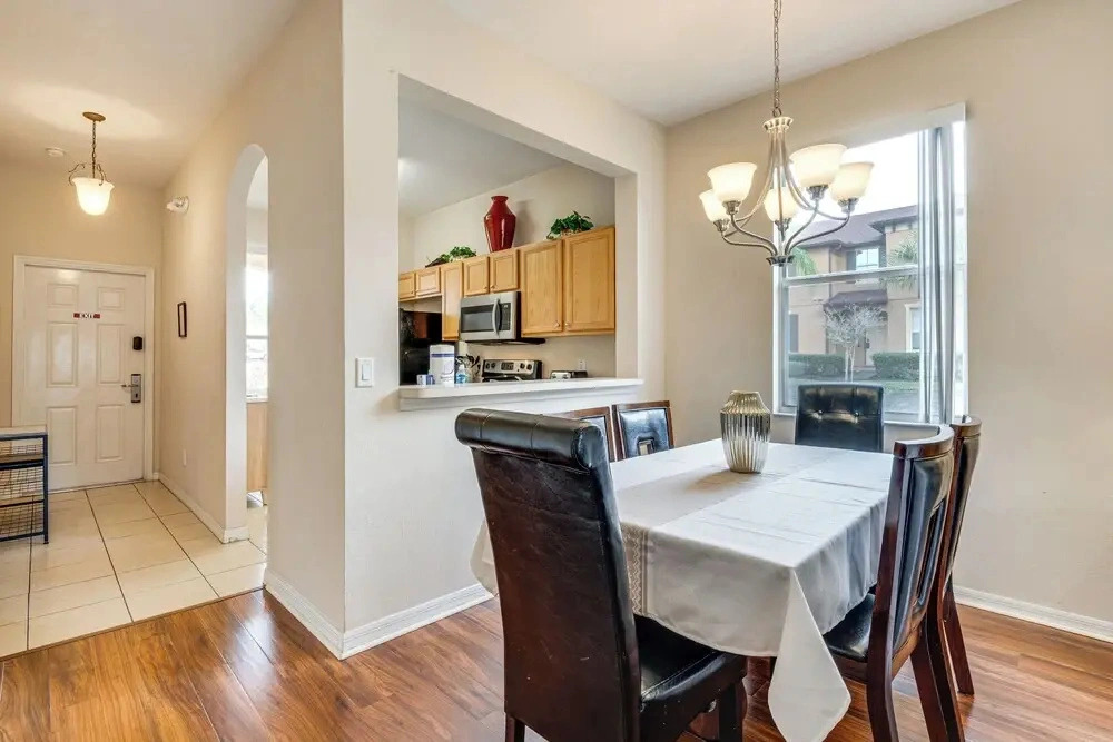9 Mi to Wdw: Resort-style Townhome w/ Pool Access