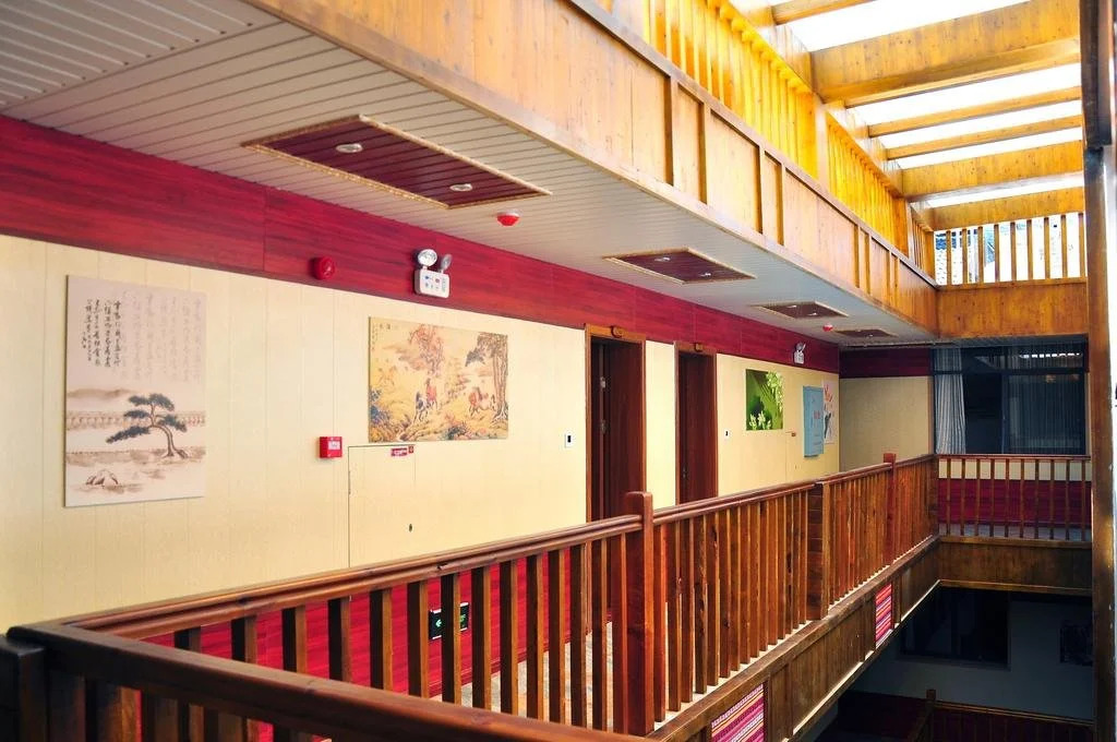 Seven Plus One Theme Inn