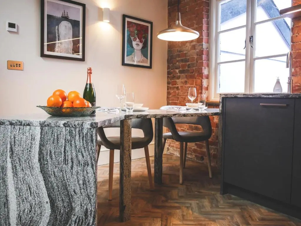Padstow Escapes - The Long Room Luxury Apartment