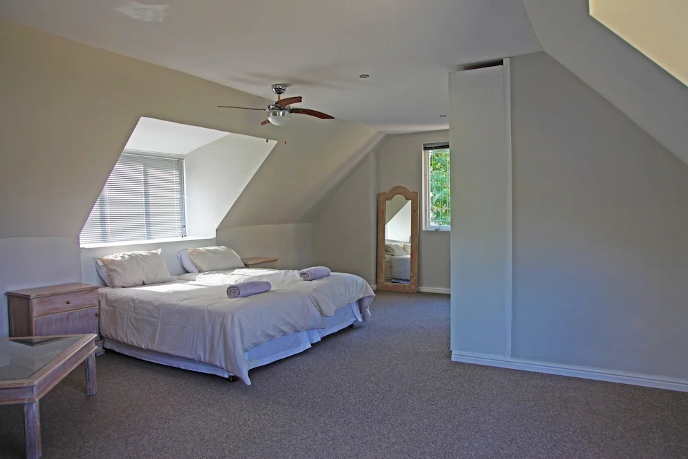 Modern Cottage In Upper Constantia