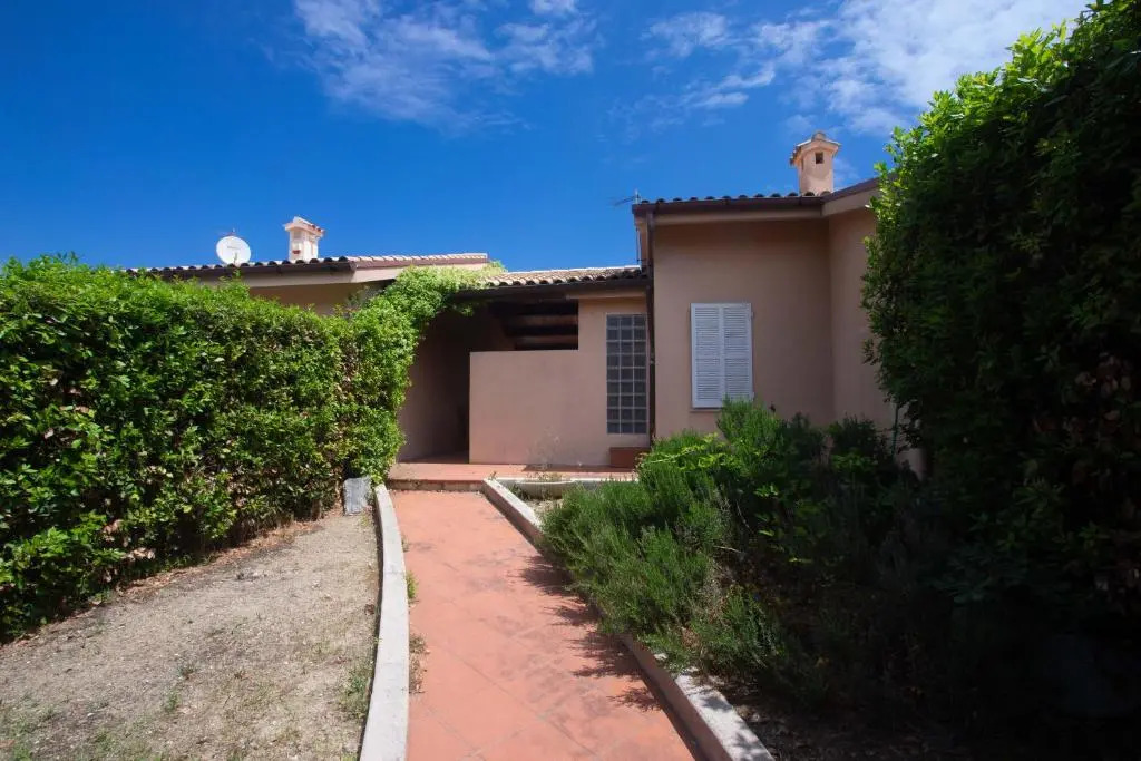 N57 - Numana, Villa Con Giardino a 200mt Dal Mare