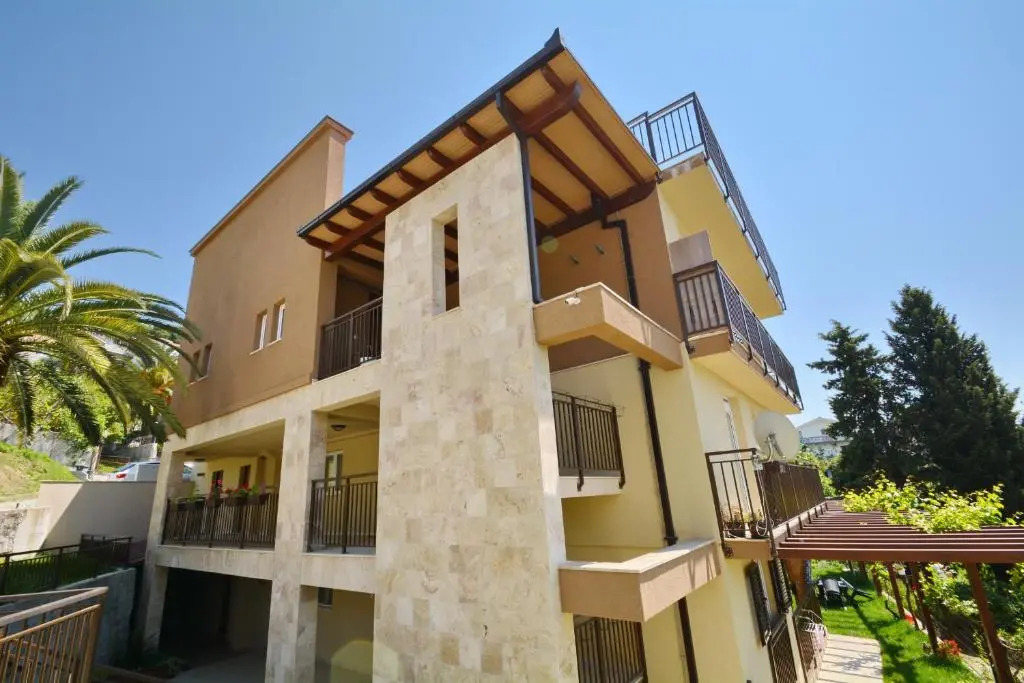 Dimitris Apartments