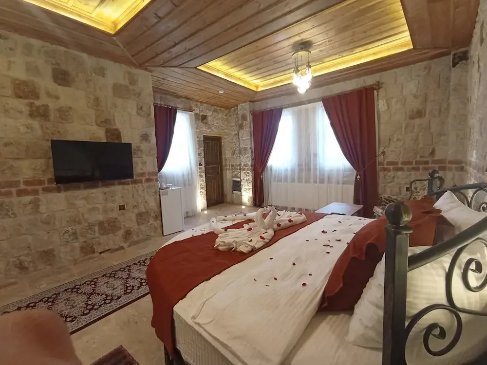 Yamak Stone House