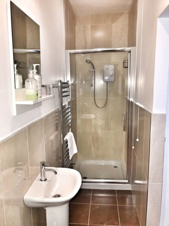Elagh View B&B Twin En-Suite Room