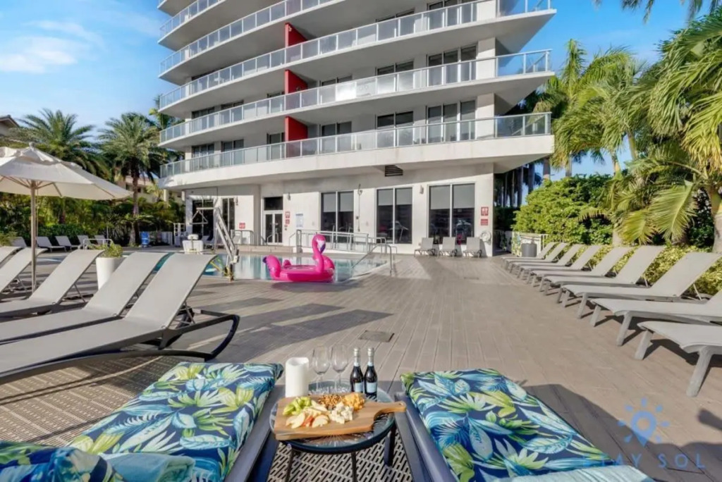 MODERN Resort Modern apartment 2 BR 2 BR POOL