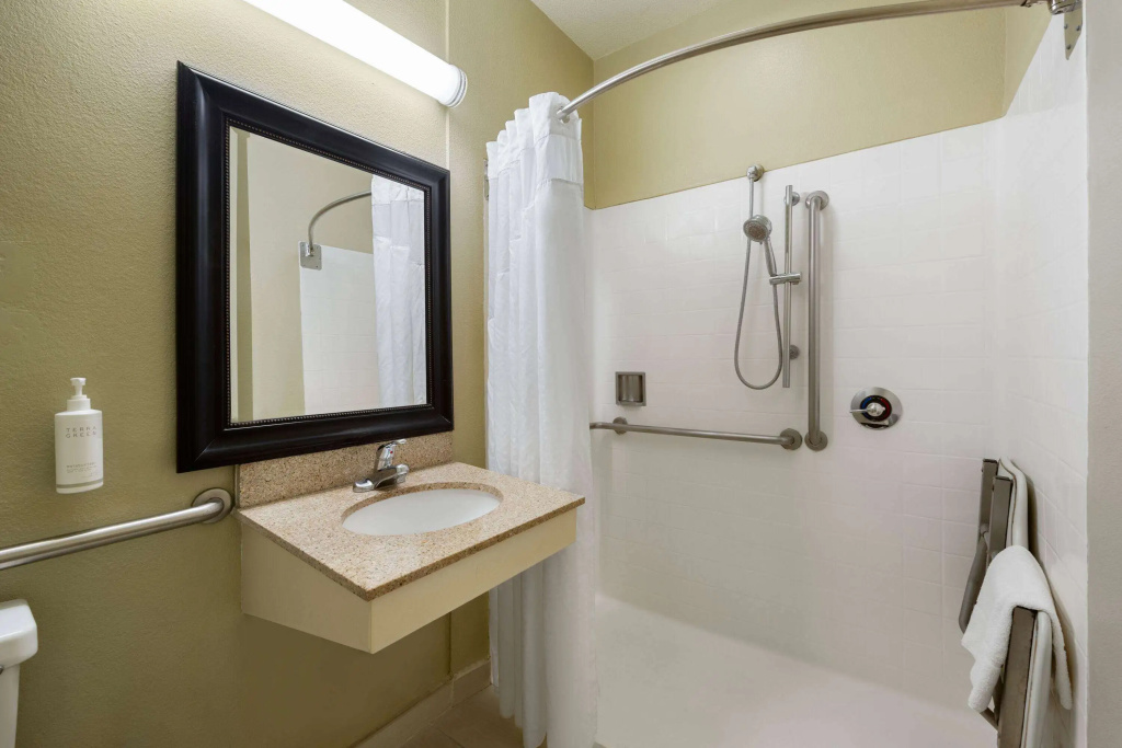 Hotel Marguerite South Anaheim - Garden Grove, Trademark Collection by Wyndham