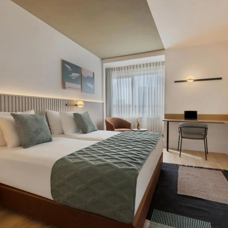 Метрополитен / Metropolitan Hotel