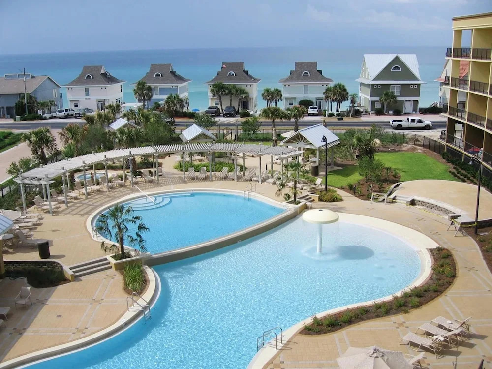Beach Resort 310