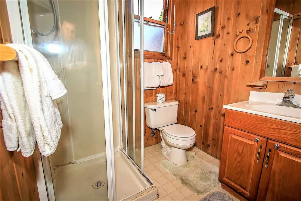 Jus’ Restin Village Retreat | Steps to Big Bear Village, Dining & Shops