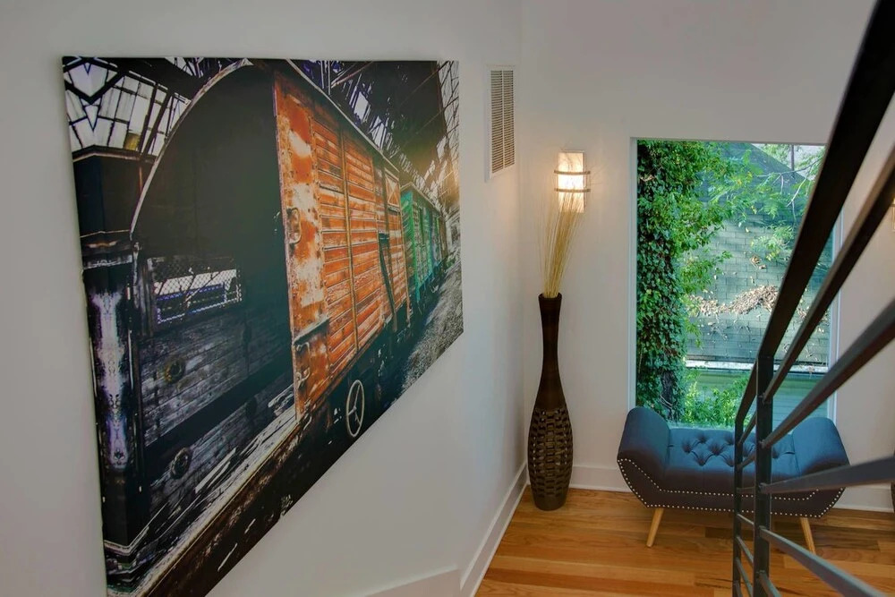 Modern 8bed/4ba Home w/ Roof Deck & Grill by Domio