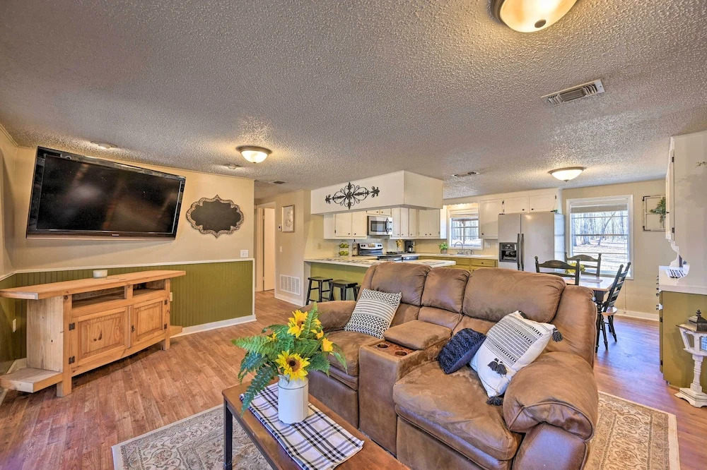 'whispering Oaks' Broken Bow Cottage Near Hiking!