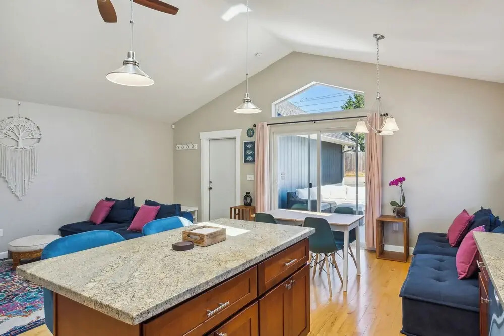 Cheery Tacoma Vacation Rental: 7 Mi to Owen Beach!