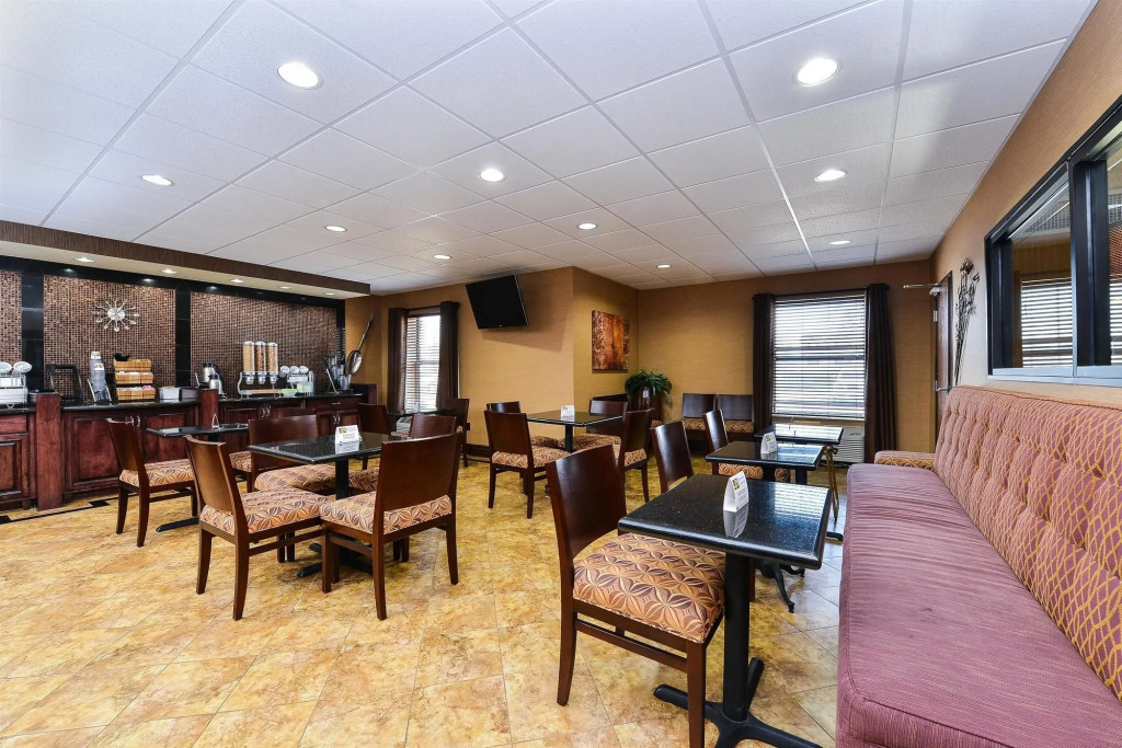 Best Western Plus Midwest Inn & Suites