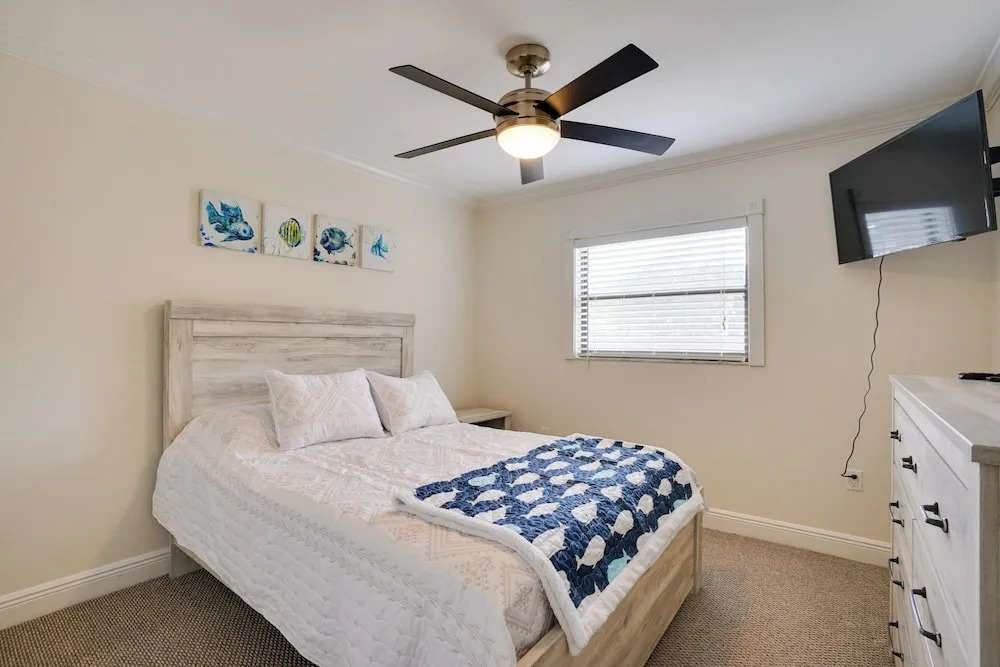 2 Mi to Bonita Beach: Bbq-ready Townhome!