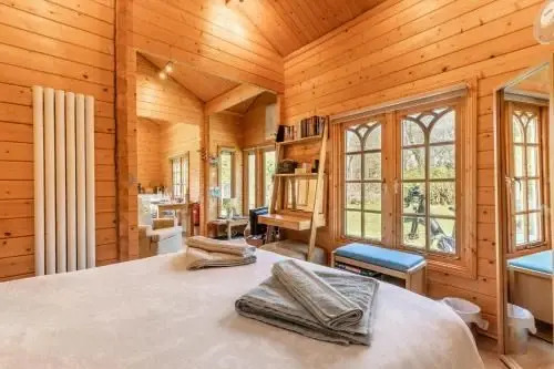 Violet Lodge