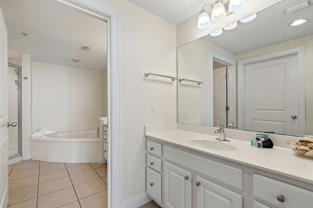 Seas the Day! Your Perfect 2BR Beachfront Escape! Sleeps 8!