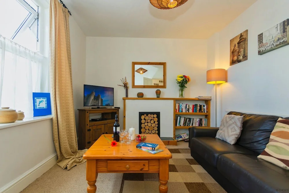 Dolphin Cottage