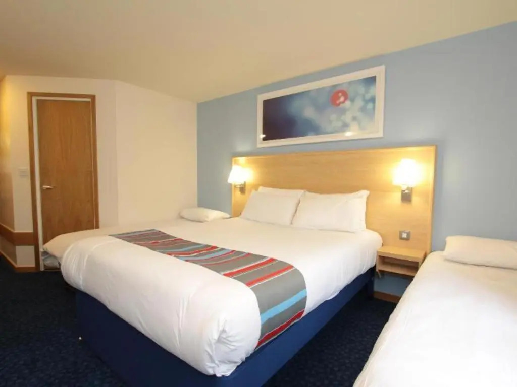 Travelodge Cardiff M4