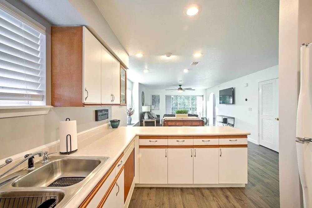 Near Branson Landing / Sister Condo Very Close by!