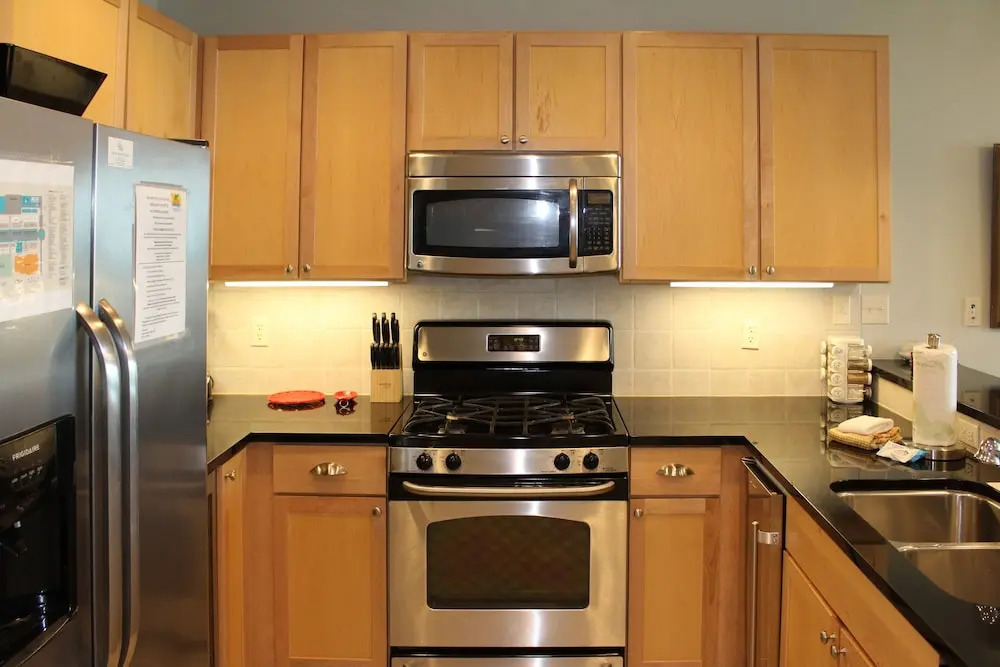Whar305x 2 Bedroom Condo