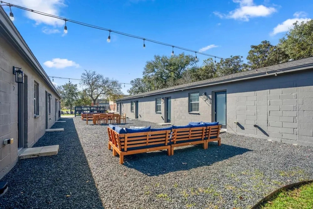East End Studio Close to Houston Hotspots