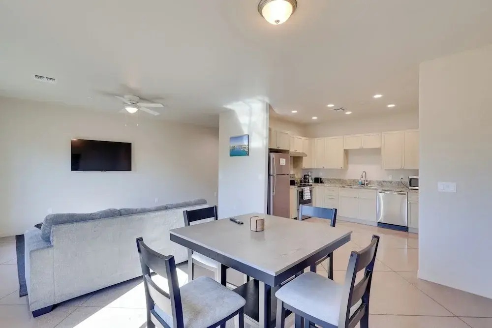 Golf, Hike & Boat! Bright Lake Havasu City Apt